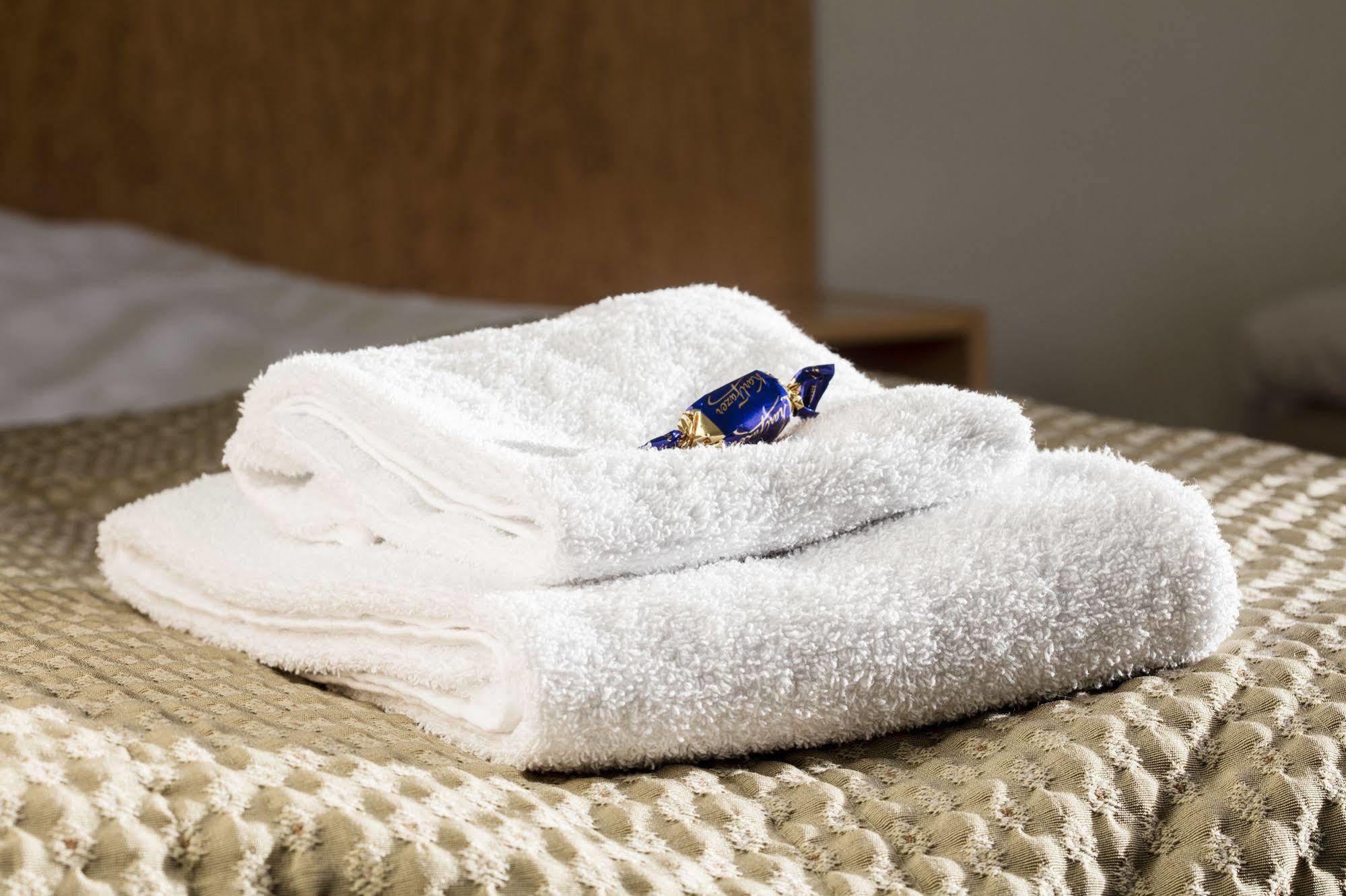 Nordiska Folkhoegskolan Bed And Breakfast クンゲルブ エクステリア 写真